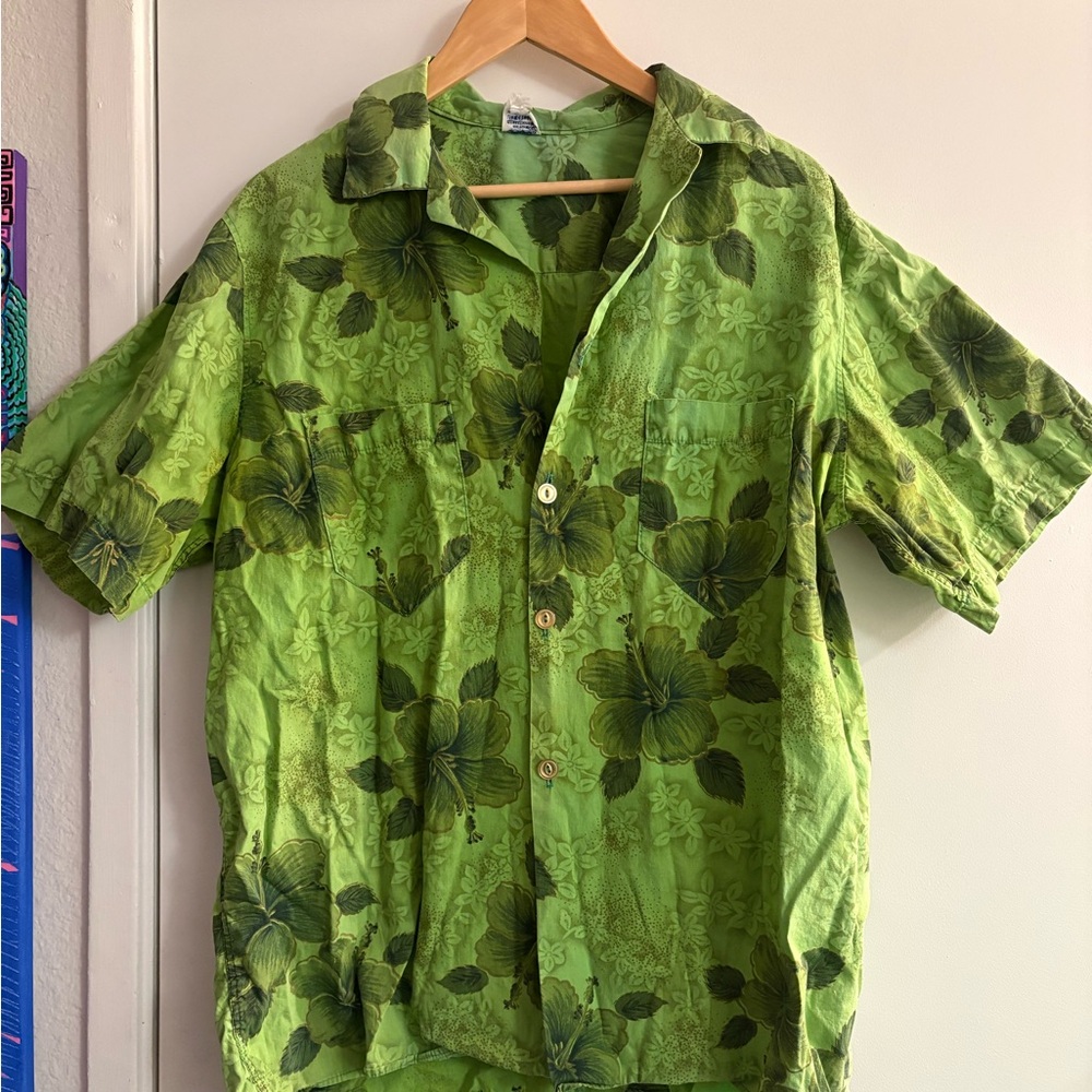 Vintage 60s 70s La Rosa Made in San Francisco green floral missing 1 button
